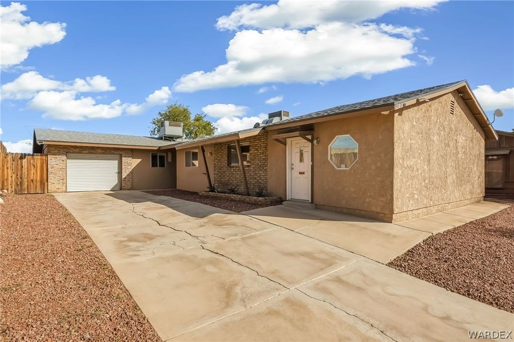2434 Camino Del Rio, Bullhead City, AZ 86442