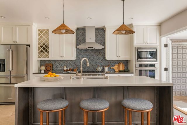 11349 Canton Drive, Studio City (los Angeles), CA 91604