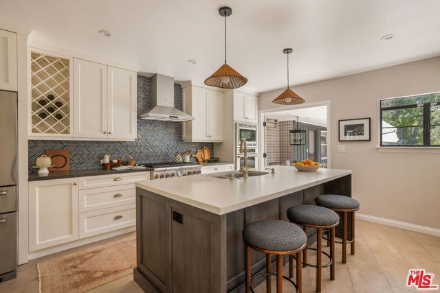 11349 Canton Drive, Studio City (los Angeles), CA 91604