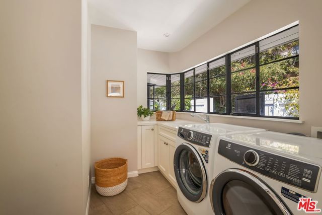 11349 Canton Drive, Studio City (los Angeles), CA 91604