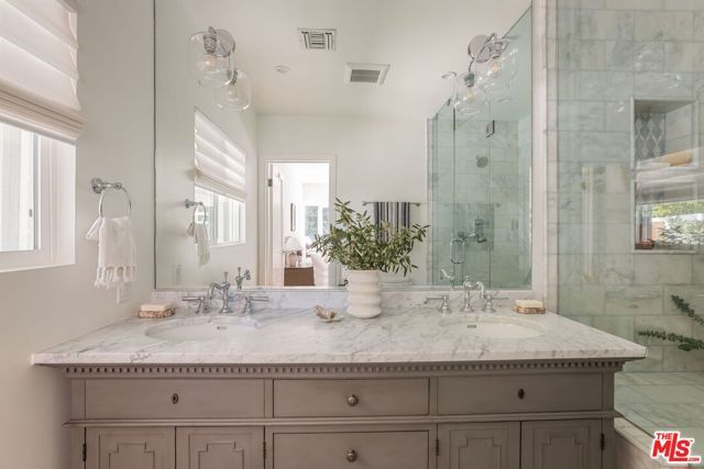 11349 Canton Drive, Studio City (los Angeles), CA 91604