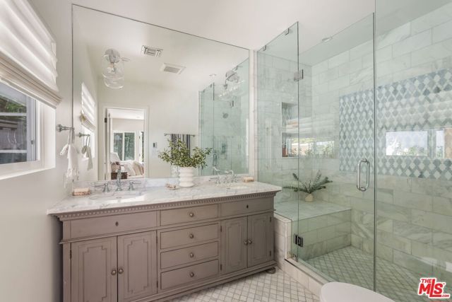 11349 Canton Drive, Studio City (los Angeles), CA 91604