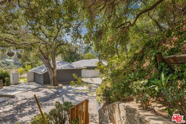 11349 Canton Drive, Studio City (los Angeles), CA 91604