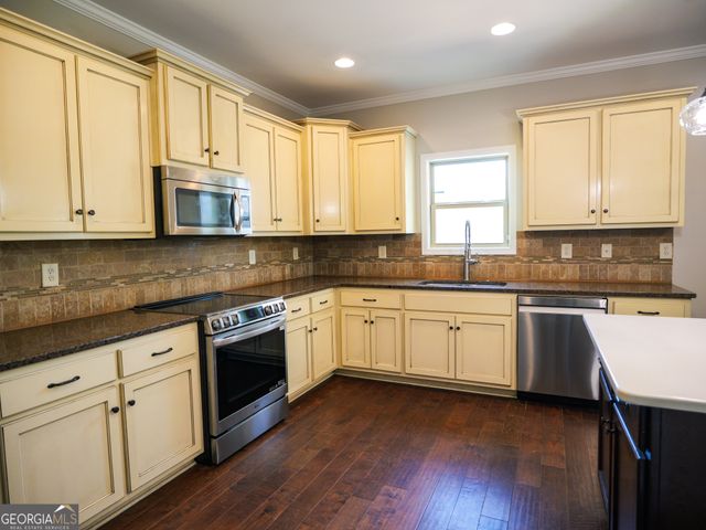 151 Rockhouse Ridge, Senoia, GA 30276