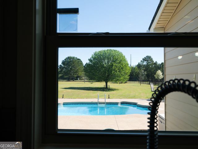 151 Rockhouse Ridge, Senoia, GA 30276