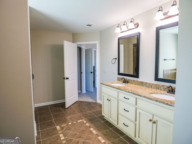 151 Rockhouse Ridge, Senoia, GA 30276