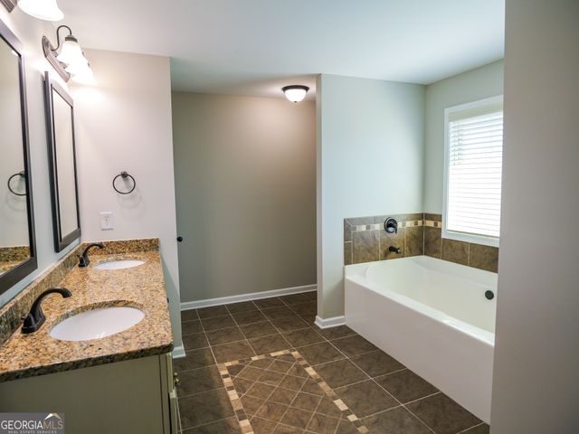 151 Rockhouse Ridge, Senoia, GA 30276