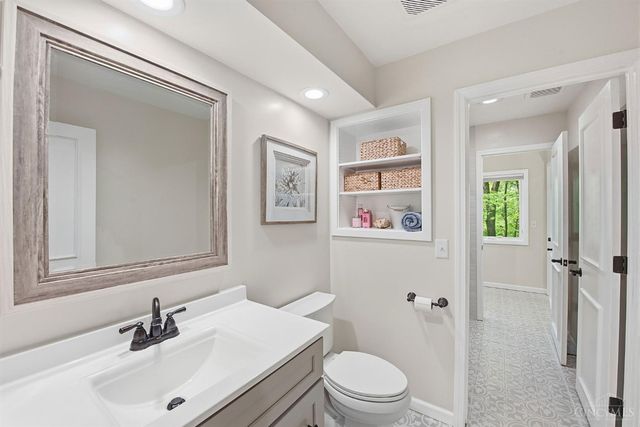 183 Congress Run Road, Wyoming, OH 45215
