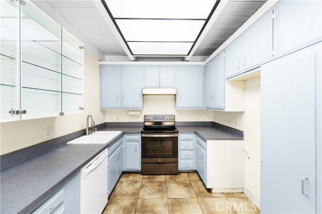 10126 Reseda 121, Northridge (los Angeles), CA 91324