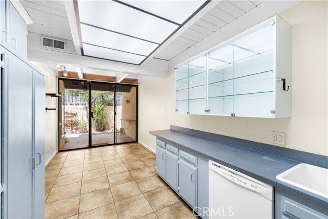 10126 Reseda 121, Northridge (los Angeles), CA 91324