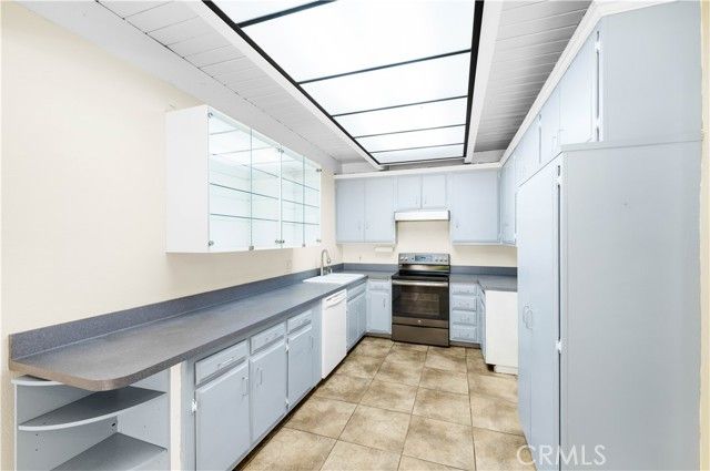 10126 Reseda 121, Northridge (los Angeles), CA 91324