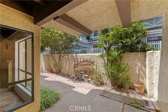 10126 Reseda 121, Northridge (los Angeles), CA 91324