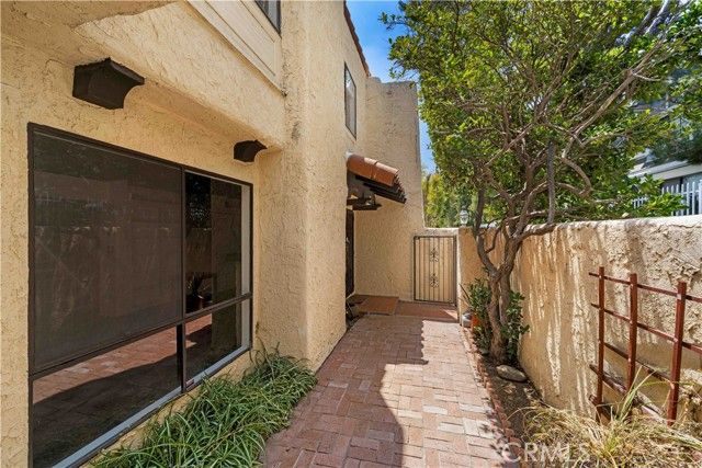 10126 Reseda 121, Northridge (los Angeles), CA 91324