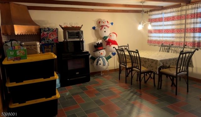 417 Mountain Rd, Readington Twp., NJ 08833