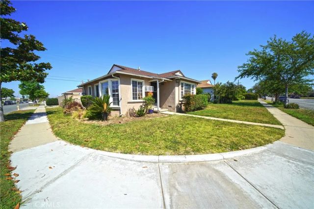 13719 S San Pedro, Los Angeles, CA 90061