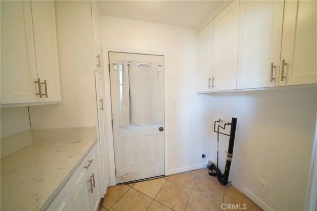 13719 S San Pedro, Los Angeles, CA 90061