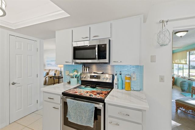 3110 57TH AVENUE CIRCLE E, Bradenton, FL 34203