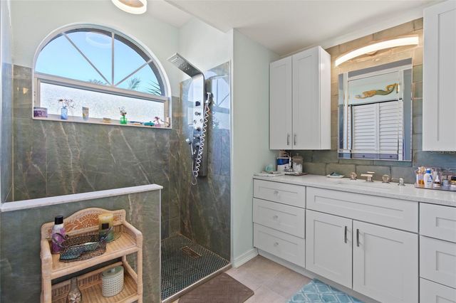 3110 57TH AVENUE CIRCLE E, Bradenton, FL 34203