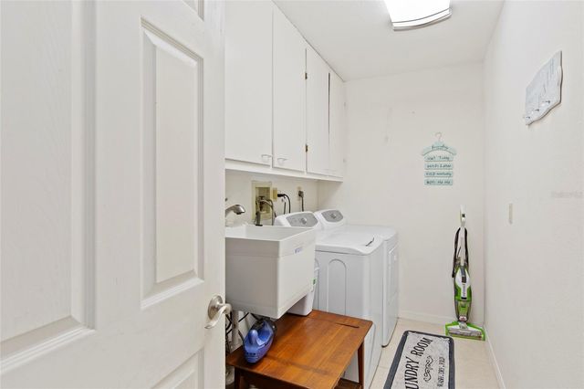 3110 57TH AVENUE CIRCLE E, Bradenton, FL 34203