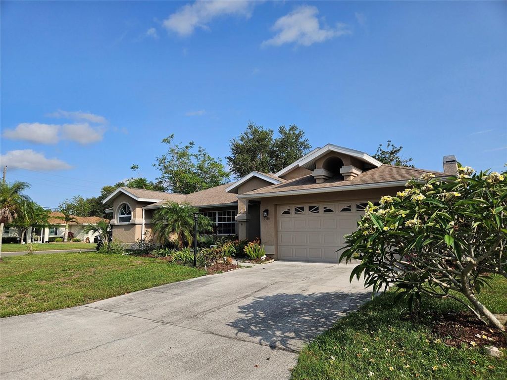 Image 2 of property listing at 3110 57TH AVENUE CIRCLE E, Bradenton, FL 34203