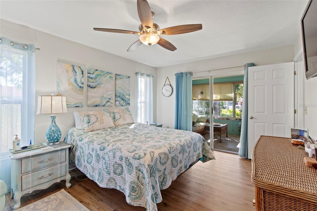 Image 13 of property listing at 3110 57TH AVENUE CIRCLE E, Bradenton, FL 34203