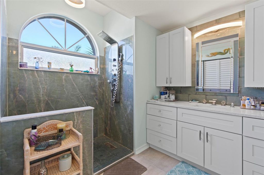 Image 16 of property listing at 3110 57TH AVENUE CIRCLE E, Bradenton, FL 34203