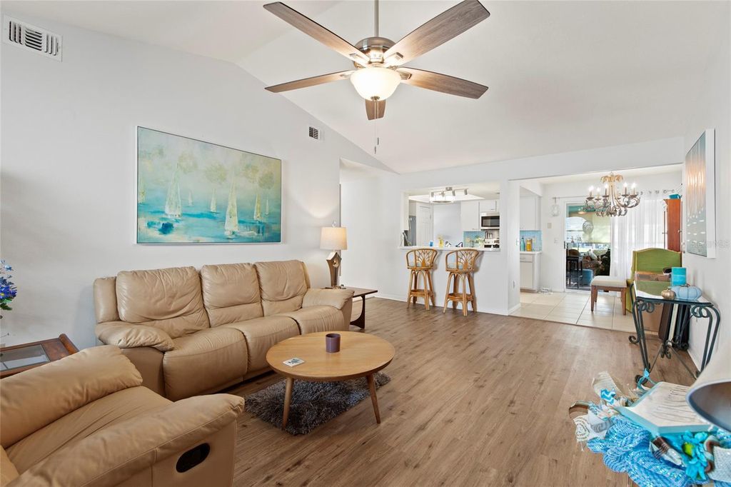 Image 7 of property listing at 3110 57TH AVENUE CIRCLE E, Bradenton, FL 34203