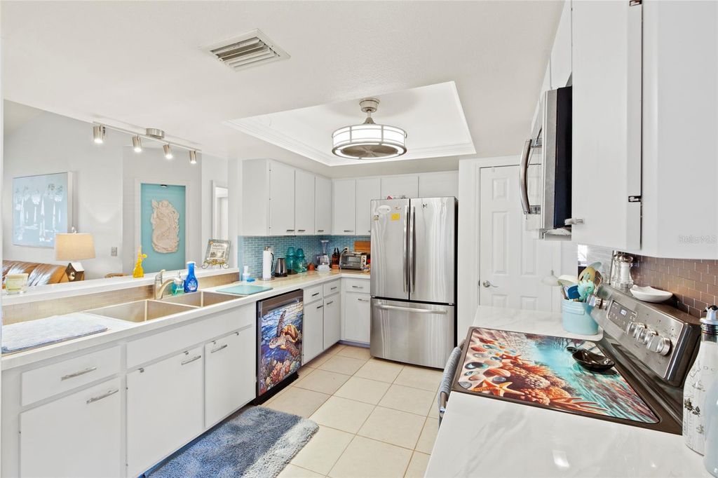 Image 8 of property listing at 3110 57TH AVENUE CIRCLE E, Bradenton, FL 34203