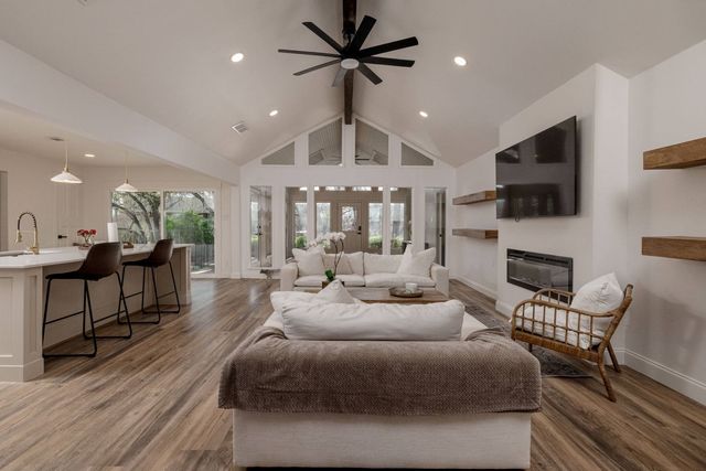 2109 Prestonwood Drive, Arlington, TX 76012