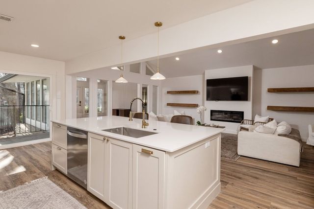 2109 Prestonwood Drive, Arlington, TX 76012