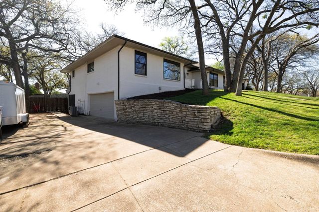 2109 Prestonwood Drive, Arlington, TX 76012