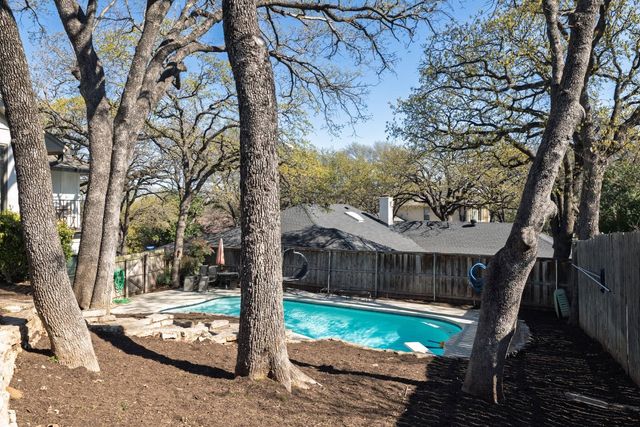 2109 Prestonwood Drive, Arlington, TX 76012