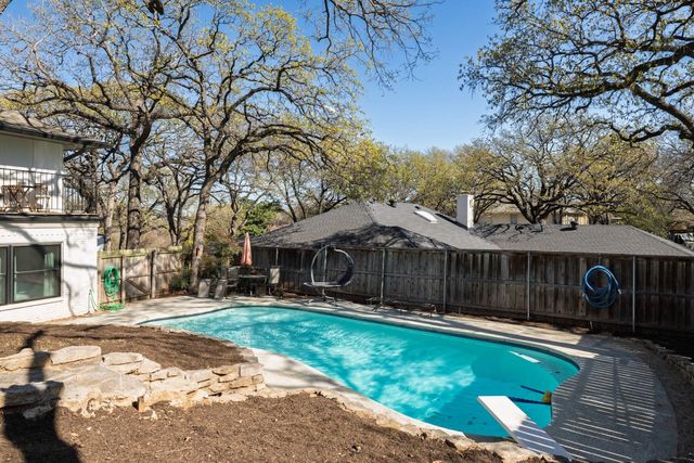 2109 Prestonwood Drive, Arlington, TX 76012