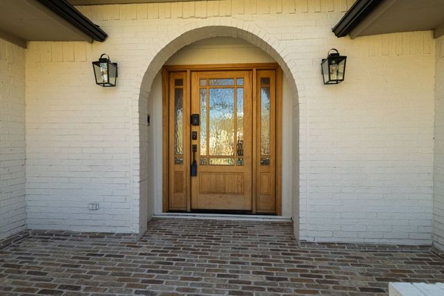 2109 Prestonwood Drive, Arlington, TX 76012