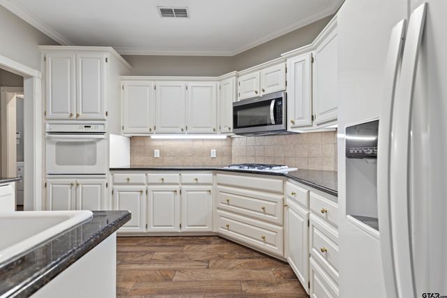 3441 Bienville Ct, Tyler, TX 75701