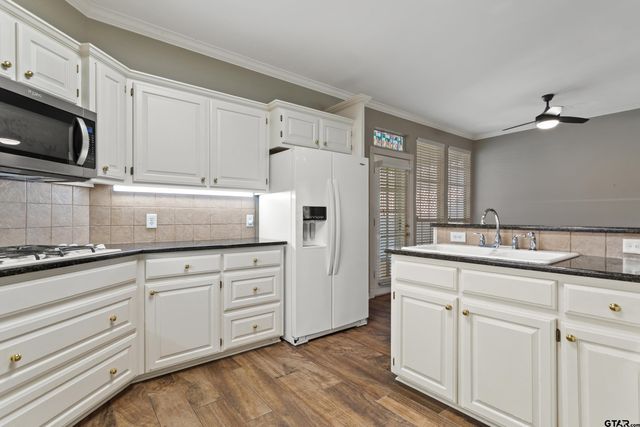 3441 Bienville Ct, Tyler, TX 75701