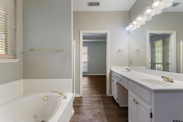 3441 Bienville Ct, Tyler, TX 75701