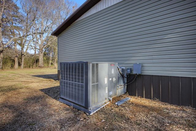 206 County Road 208, Athens, TN 37303