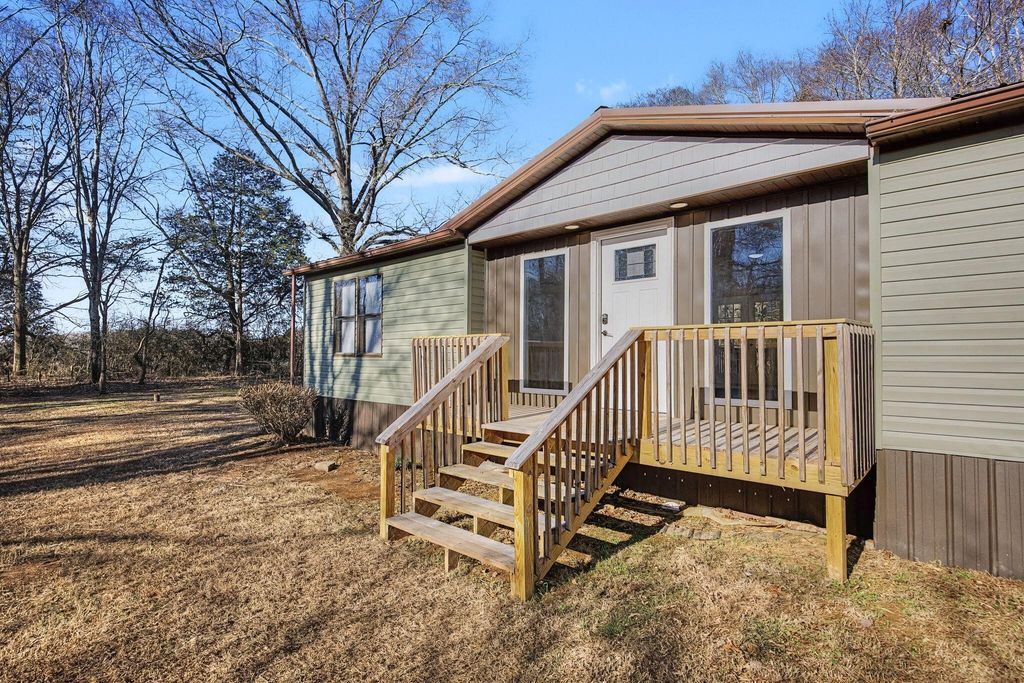 206 County Road 208, Athens, TN 37303