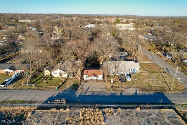 305 Port Arthur Avenue, Sallisaw, OK 74955