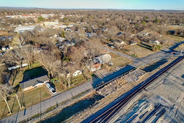 305 Port Arthur Avenue, Sallisaw, OK 74955