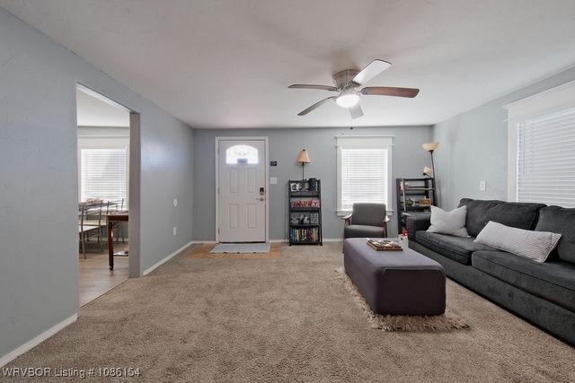 305 Port Arthur Avenue, Sallisaw, OK 74955