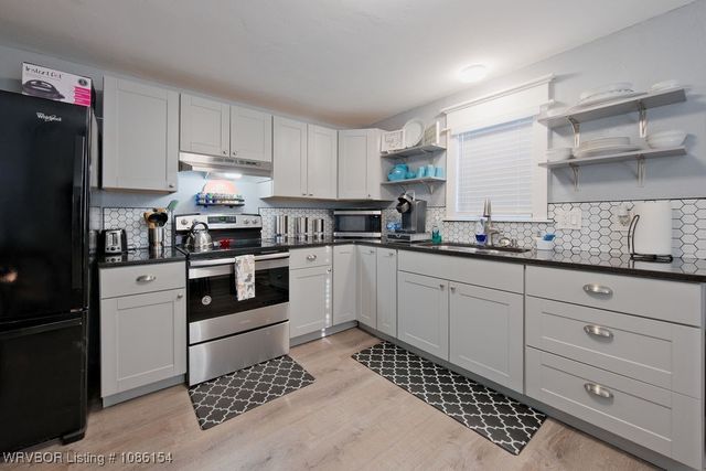 305 Port Arthur Avenue, Sallisaw, OK 74955