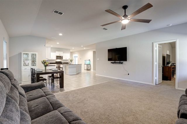 512 Amory Street, Azle, TX 76020