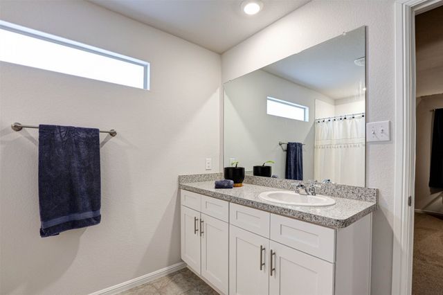 512 Amory Street, Azle, TX 76020