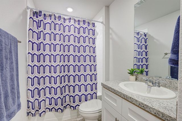 512 Amory Street, Azle, TX 76020