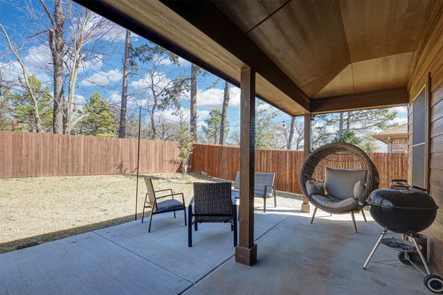 512 Amory Street, Azle, TX 76020