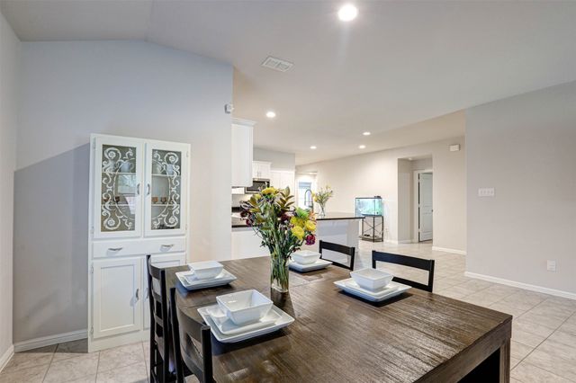 512 Amory Street, Azle, TX 76020