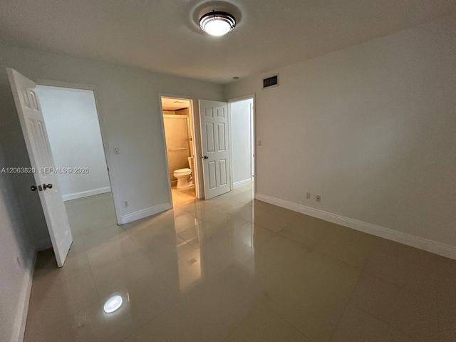 8701 SW 141st Street L3, Palmetto Bay, FL 33176