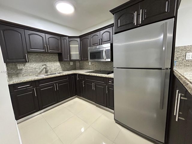 8701 SW 141st Street L3, Palmetto Bay, FL 33176